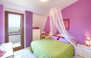 2 bedrooms, free WiFi, bed sheets - Awesome home in Gizzeria (Gizzeria)