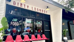 Exterior detail - HISTORIC UPTOWN 3/2 Boho Guesthouse walkable to DT (St. Petersburg)