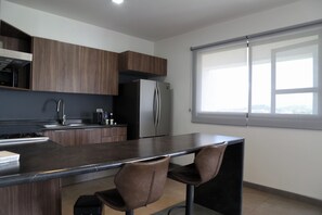 Fridge, microwave, oven, stovetop - Pyramid view of Cholula! Moderno Apt c/2 BR (San Andres Cholula)