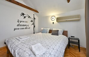 2 chambres, lit parapluie, Wi-Fi gratuit, draps fournis