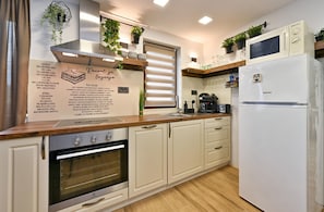 Fridge, microwave, oven, stovetop