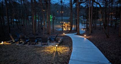 Lakefront ~ Boat ~ Kayaks ~ Fire Pit ~ Private Dock ~ Bar ~ Pool Table