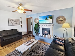 Smart TV, fireplace