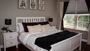 4 bedrooms, desk, iron/ironing board, travel crib