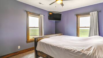 5 Schlafzimmer, Schreibtisch, Bügeleisen/Bügelbrett, WLAN