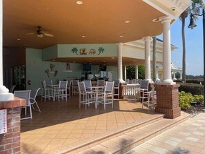 Outdoor dining - Remodeled Studio by Disney-Resort- New Listing (Kissimmee)