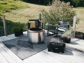 Terrace/patio - Modern Retreat near Traverse City (Cedar)