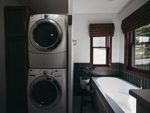 Interior - Modern Retreat near Traverse City (Cedar)