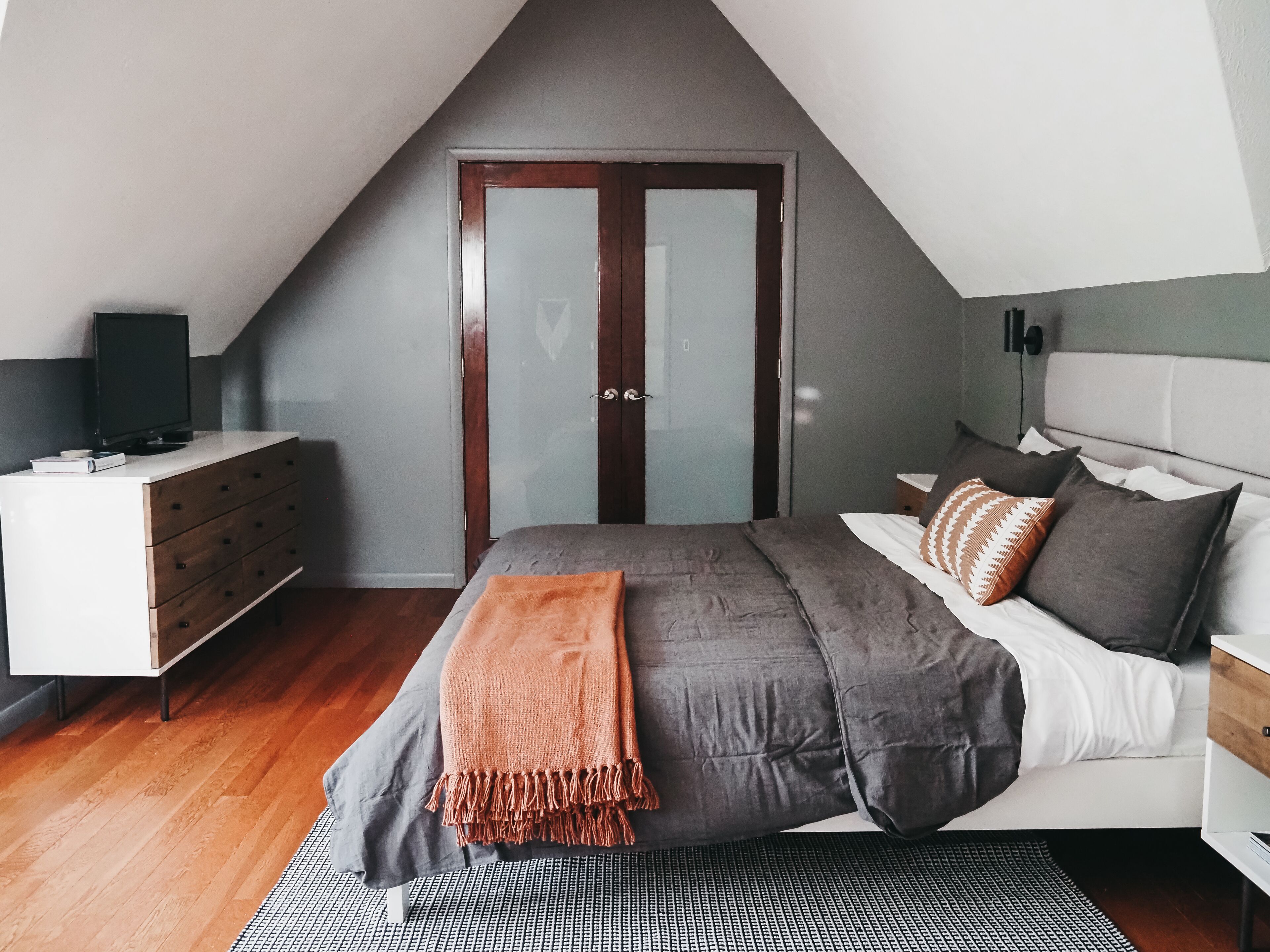 2 bedrooms, desk, free WiFi, bed sheets