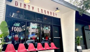 Exterior detail - Historic Uptown 2 KINGS walkable to DT (St. Petersburg)