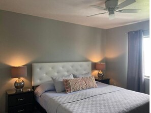 1 bedroom, desk, iron/ironing board, free WiFi - This property is no longer available for short term rental.  (St. Augustine Beach)