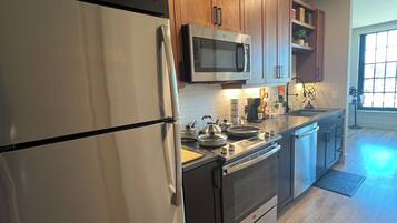 Fridge, microwave, oven, stovetop