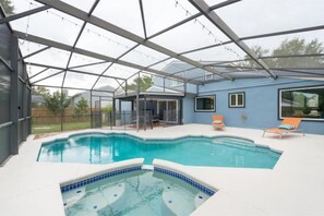 Piscine extérieure, piscine chauffée