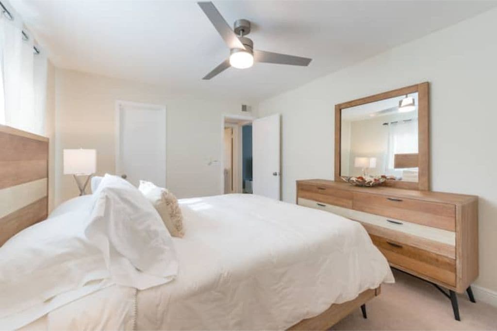 4 chambres, fer et planche à repasser, lit parapluie, Wi-Fi gratuit