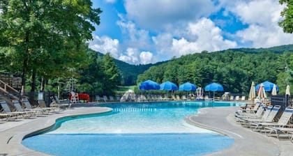 Beautiful Condo with Golf, Swimming and much More!