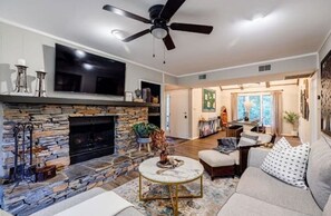 TV, fireplace