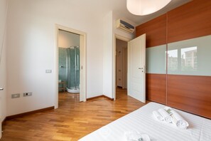 1 chambre, fer et planche à repasser, Wi-Fi, literie fournie