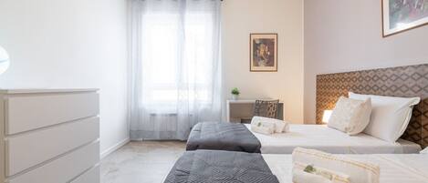 4 habitaciones, cuna de viaje, wifi y ropa de cama