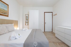 4 chambres, bureau, lit parapluie, Wi-Fi