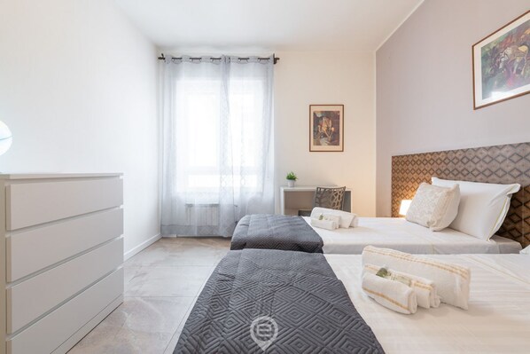 4 bedrooms, travel cot, WiFi, bed sheets