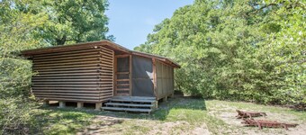 7F Lodge - Batts Ferry Cabin w/Breakfast - Log Cabin w/ Jacuzzi Tub and Fire Pit
