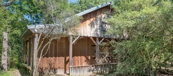 7F Lodge - The Barn A Secluded Western Style Place w/Jacuzzi Tub and Breakfast