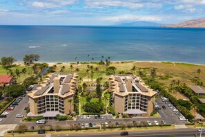 Exterior - Stunning Beachfront Condo - 2BR Partial Oceanview (Kihei)