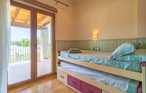5 chambres, lit de bébé portatif, accès au Wi-Fi (inclus)