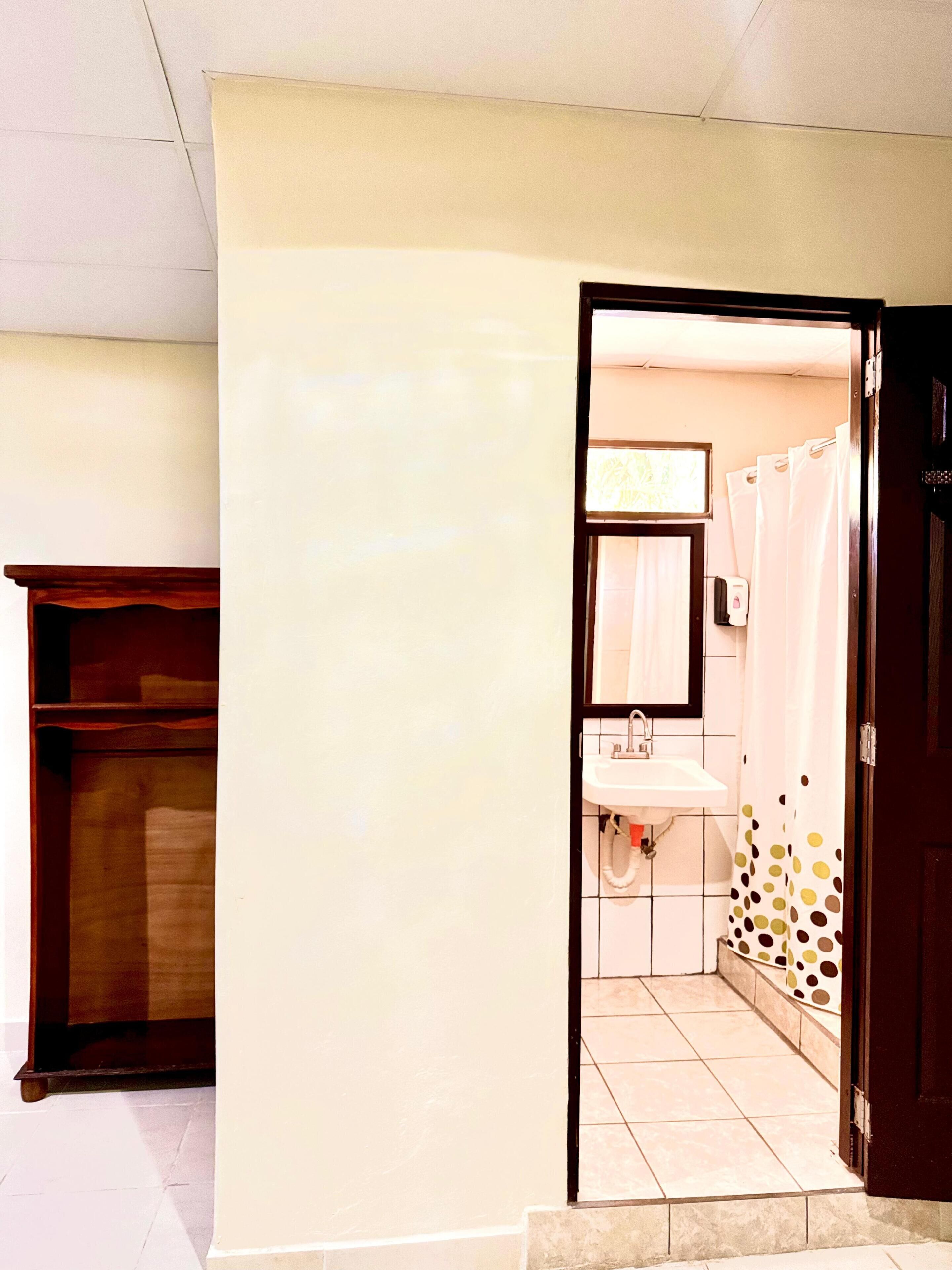 Kamar Triple Superior | Kamar mandi | Perlengkapan mandi gratis