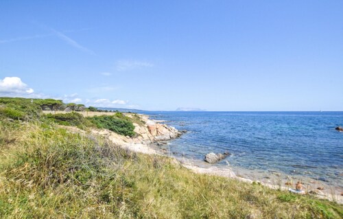 Beach front home in Budoni