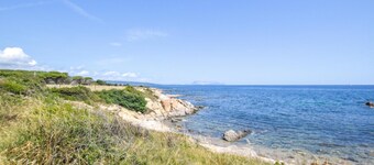 Beach front home in Budoni