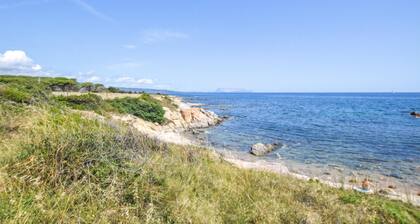 Beach front home in Budoni
