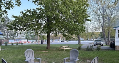 Lincoln Park Lakeside