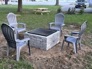 Outdoor dining - Lincoln Park Lakeside (Lincoln)
