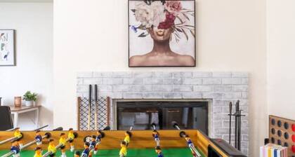 Modern Charm/Large families and friend groups