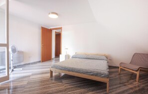 1 chambre, accès au Wi-Fi (inclus), literie fournie