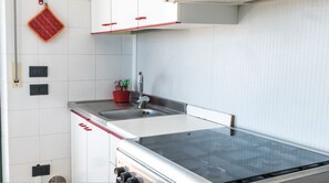 Private kitchen - SE001 - Senigallia, one bedroom apartment on the sea with beach (Senigallia)