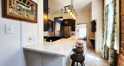 St. Louis Modern Retreat - Spacious, Family-Friendly, Convenient Location!
