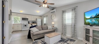 Cute & Cozy Guest House - Woodstock