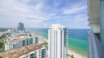 Luxury Apartment | Balcony