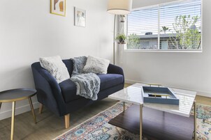 City Apartment | Living area