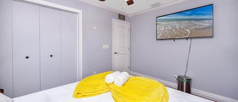 5 habitaciones, caja de seguridad en la habitación y escritorio