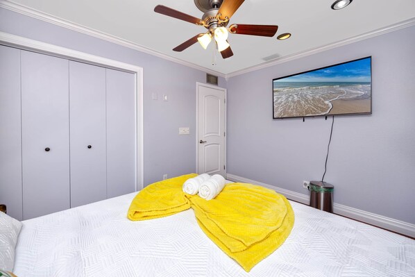 5 bedrooms, in-room safe, desk, iron/ironing board