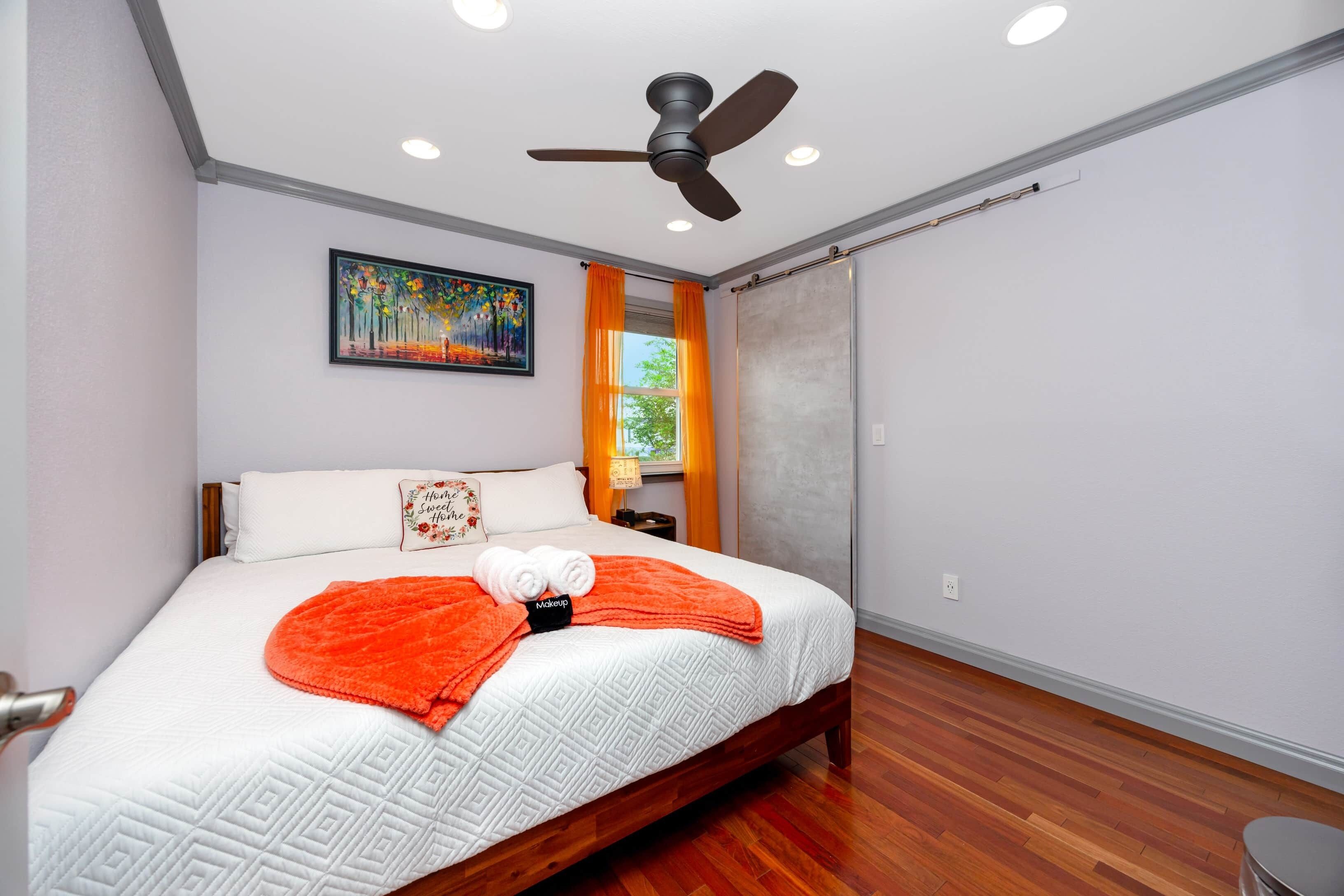 5 bedrooms, in-room safe, desk, iron/ironing board