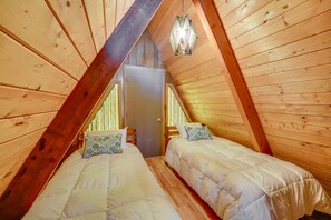 3 bedrooms, iron/ironing board, bed sheets