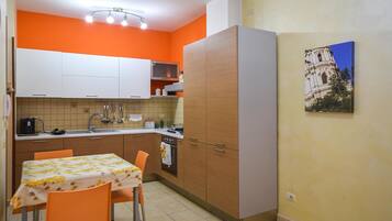 Frigorifero, piano cottura