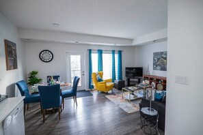 Deluxe Apartment | Living area
