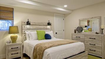 2 bedrooms, desk, iron/ironing board, WiFi (free)