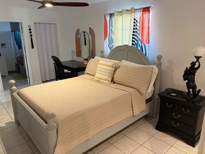1 bedroom, desk, iron/ironing board, free WiFi - New, Cozy & peaceful stay, 30 minutes from New Orleans. Family and pet friendly! (Slidell)