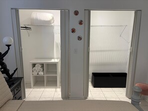 1 soverom, skrivebord, strykejern/-brett og wi-fi (inkludert)